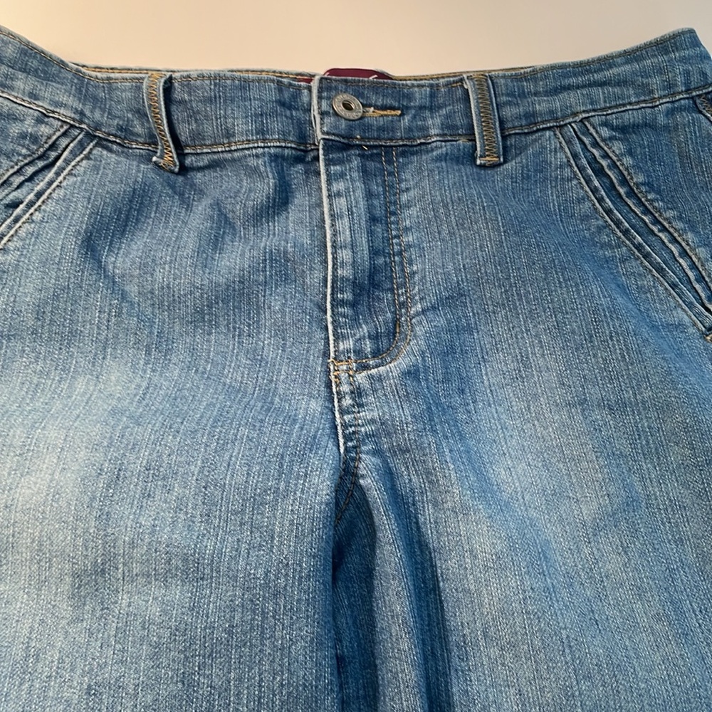 Gloria Vanderbilt Bermuda Jean Shorts - Picture 5 of 5